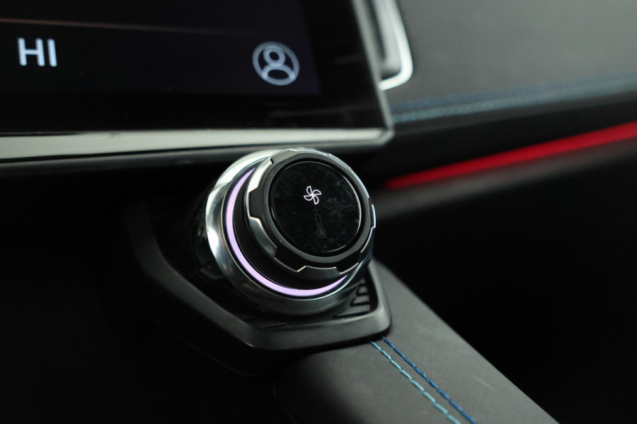 Lynk & Co 01 1.5 Zwarte hemel, Panorama dak, black pakket!!