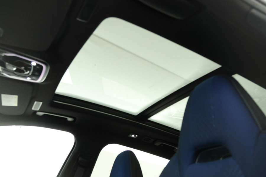 Lynk & Co 01 1.5 Zwarte hemel, Panorama dak, black pakket!!