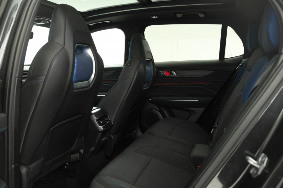 Lynk & Co 01 1.5 Zwarte hemel, Panorama dak, black pakket!!