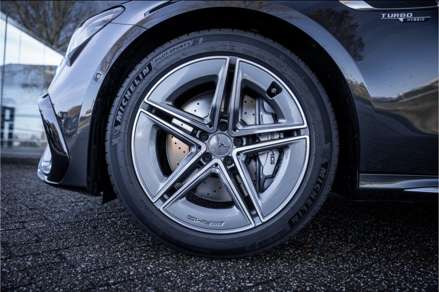 Mercedes-Benz E-Klasse Estate AMG 53 4MATIC+ Hyperscreen ** Massage ** Burmester ** Panodak ** Trekhaak ** Verwarmd stuurwiel ** Standkachel ** Verlichte grille ** Dashcam
