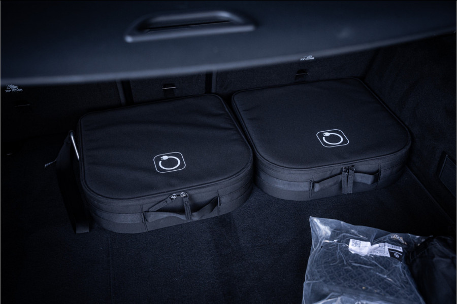 Mercedes-Benz E-Klasse Estate AMG 53 4MATIC+ Hyperscreen ** Massage ** Burmester ** Panodak ** Trekhaak ** Verwarmd stuurwiel ** Standkachel ** Verlichte grille ** Dashcam