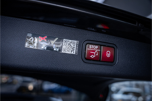 Mercedes-Benz E-Klasse Estate AMG 53 4MATIC+ Hyperscreen ** Massage ** Burmester ** Panodak ** Trekhaak ** Verwarmd stuurwiel ** Standkachel ** Verlichte grille ** Dashcam