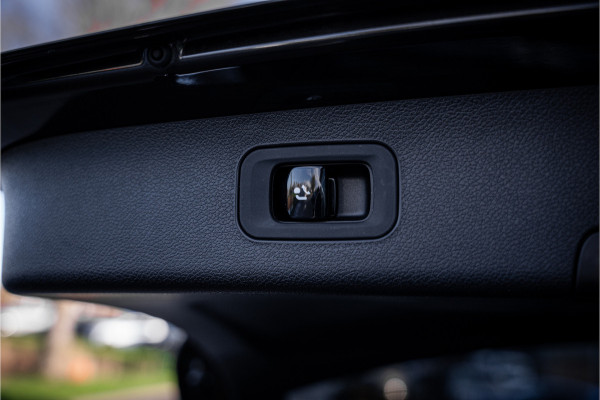 Mercedes-Benz E-Klasse Estate AMG 53 4MATIC+ Hyperscreen ** Massage ** Burmester ** Panodak ** Trekhaak ** Verwarmd stuurwiel ** Standkachel ** Verlichte grille ** Dashcam