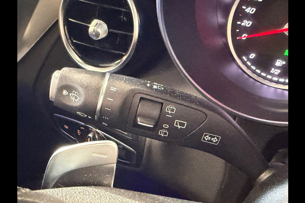 Mercedes-Benz GLC 200 4MATIC Premium Plus AUT PANORAMADAK TREKHAAK NAVIGATIE CAMERA SFEERVERLICHTING STOELVERWARMING CRUISE