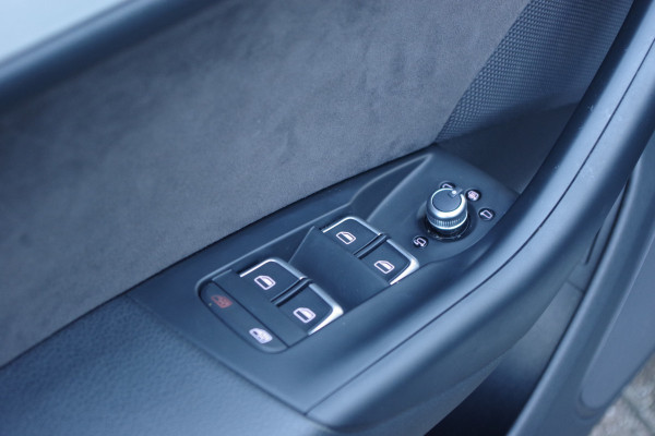 Audi Q3 2.0 TFSI 180 PK Automaat Quattro S-Line Sport Pro Line, Panoramadak, LED, Keyless