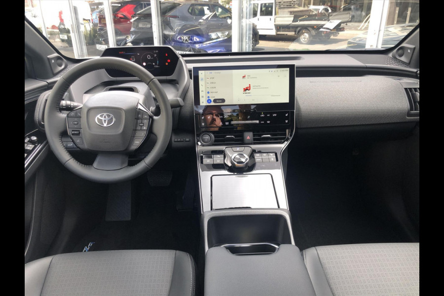 Toyota Bz4x 71,4 kWh 3-Fase Premium Bi-Tone + Panoramisch dak | JBL, Dodehoekherkenning, Leer, Parkeersensoren, Eerste eigenaar