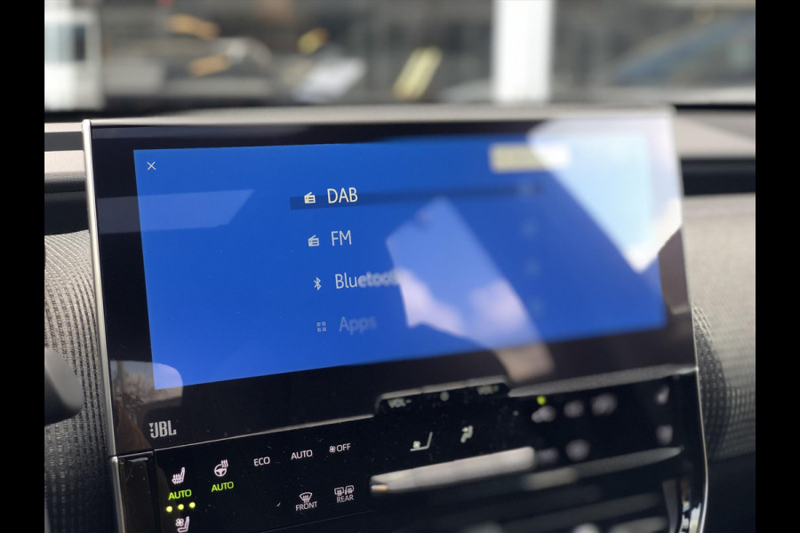 Toyota Bz4x 71,4 kWh 3-Fase Premium Bi-Tone + Panoramisch dak | JBL, Dodehoekherkenning, Leer, Parkeersensoren, Eerste eigenaar