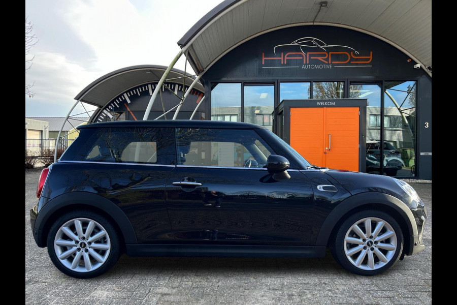 MINI Mini 1.5 Pepper Apple Carplay LED KeyLess NL-Auto Rijklaarprijs!