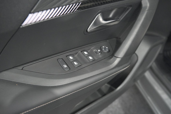 Peugeot 2008 Hybrid 136 e-DCS6 Allure | 360 Camera | Adaptieve Cruise Control | Dodehoekdetectie | Navigatie