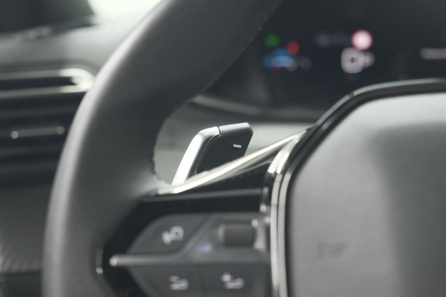 Peugeot 2008 Hybrid 136 e-DCS6 Allure | 360 Camera | Adaptieve Cruise Control | Dodehoekdetectie | Navigatie