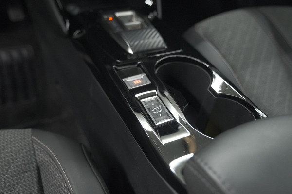 Peugeot 2008 Hybrid 136 e-DCS6 Allure | 360 Camera | Adaptieve Cruise Control | Dodehoekdetectie | Navigatie