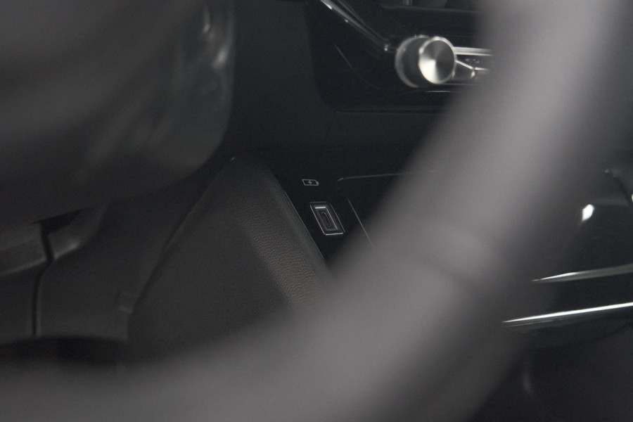 Peugeot 2008 Hybrid 136 e-DCS6 Allure | 360 Camera | Adaptieve Cruise Control | Dodehoekdetectie | Navigatie