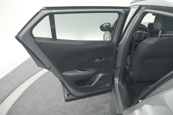 Peugeot 2008 Hybrid 136 e-DCS6 Allure | 360 Camera | Adaptieve Cruise Control | Dodehoekdetectie | Navigatie