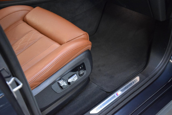 BMW X7 XDrive30d 6p. M-Pakket|1e Eig.|Org.NL|Panoramadak|Dealer Onderhouden