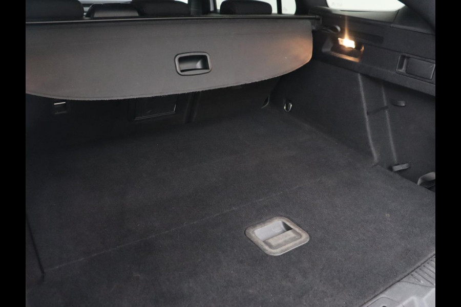 Ford Focus 1.5 EcoBoost ST Line X | Trekhaak | Adaptive cruise | Camera | Carplay | Digital Cockpit | Keyless | Full LED | Navigatie | Climate control