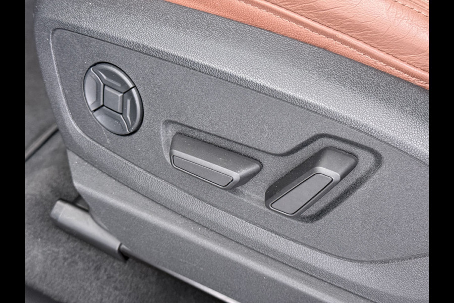 Audi e-tron 55 Quattro 95kWh 408PK Elektr.Leer+Verwarmd Pano-Dak Trekhaak Luchtvering Adap.Cruise Navi Ecc Stoelverwarming Business edition  SOH 93% LED Lmv Elek.Achterklep Privacy Glas Keyless Zwarte Hemel 1e Eigenaar 1.800KG Trekgewicht Zeer compleet! Volledig Dealer Onderhouden, net Beurt gehad bij Audi!