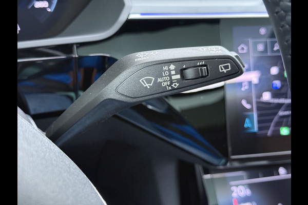 Audi e-tron 55 Quattro 95kWh 408PK Elektr.Leer+Verwarmd Pano-Dak Trekhaak Luchtvering Adap.Cruise Navi Ecc Stoelverwarming Business edition  SOH 93% LED Lmv Elek.Achterklep Privacy Glas Keyless Zwarte Hemel 1e Eigenaar 1.800KG Trekgewicht Zeer compleet! Volledig Dealer Onderhouden, net Beurt gehad bij Audi!