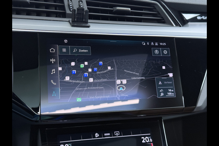 Audi e-tron 55 Quattro 95kWh 408PK Elektr.Leer+Verwarmd Pano-Dak Trekhaak Luchtvering Adap.Cruise Navi Ecc Stoelverwarming Business edition  SOH 93% LED Lmv Elek.Achterklep Privacy Glas Keyless Zwarte Hemel 1e Eigenaar 1.800KG Trekgewicht Zeer compleet! Volledig Dealer Onderhouden, net Beurt gehad bij Audi!