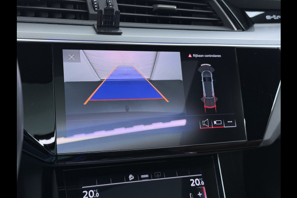 Audi e-tron 55 Quattro 95kWh 408PK Elektr.Leer+Verwarmd Pano-Dak Trekhaak Luchtvering Adap.Cruise Navi Ecc Stoelverwarming Business edition  SOH 93% LED Lmv Elek.Achterklep Privacy Glas Keyless Zwarte Hemel 1e Eigenaar 1.800KG Trekgewicht Zeer compleet! Volledig Dealer Onderhouden, net Beurt gehad bij Audi!