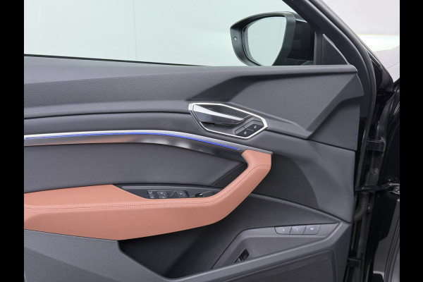 Audi e-tron 55 Quattro 95kWh 408PK Elektr.Leer+Verwarmd Pano-Dak Trekhaak Luchtvering Adap.Cruise Navi Ecc Stoelverwarming Business edition  SOH 93% LED Lmv Elek.Achterklep Privacy Glas Keyless Zwarte Hemel 1e Eigenaar 1.800KG Trekgewicht Zeer compleet! Volledig Dealer Onderhouden, net Beurt gehad bij Audi!