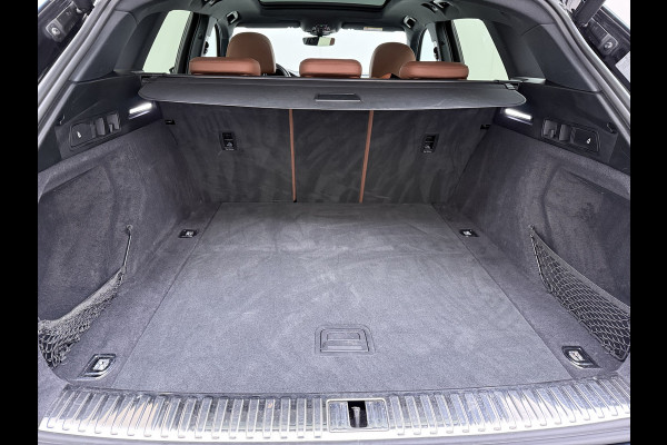 Audi e-tron 55 Quattro 95kWh 408PK Elektr.Leer+Verwarmd Pano-Dak Trekhaak Luchtvering Adap.Cruise Navi Ecc Stoelverwarming Business edition  SOH 93% LED Lmv Elek.Achterklep Privacy Glas Keyless Zwarte Hemel 1e Eigenaar 1.800KG Trekgewicht Zeer compleet! Volledig Dealer Onderhouden, net Beurt gehad bij Audi!