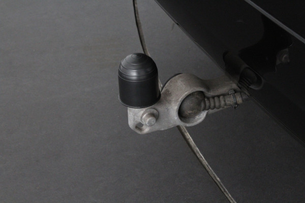 Volvo XC60 2.0 T6 Plug-in hybrid AWD Inscription 341pk/Trekhaak/Pano.schuif/Memory/Leer/ONYX BLACK/Apple CarPlay/Standverwarming