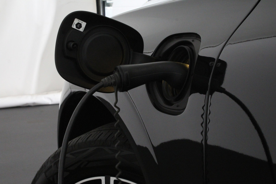 Volvo XC60 2.0 T6 Plug-in hybrid AWD Inscription 341pk/Trekhaak/Pano.schuif/Memory/Leer/ONYX BLACK/Apple CarPlay/Standverwarming