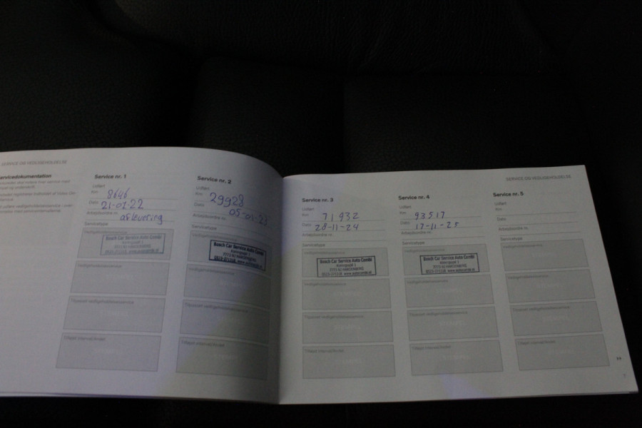 Volvo XC60 2.0 T6 Plug-in hybrid AWD Inscription 341pk/Trekhaak/Pano.schuif/Memory/Leer/ONYX BLACK/Apple CarPlay/Standverwarming