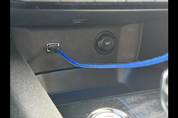 Peugeot 3008 1.2 PureTech Premium Automaat Trekhaak Cruise Climate Digitaal Dashboard Led 360 Camera Carplay Riem is vervangen