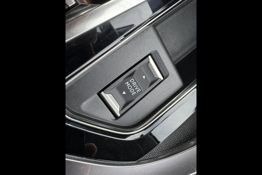 Peugeot 3008 1.2 PureTech Premium Automaat Trekhaak Cruise Climate Digitaal Dashboard Led 360 Camera Carplay Riem is vervangen