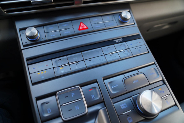 Hyundai NEXO FCEV | Verwarmde stoelen | Camera | Dealer onderhouden | Verwarmd stuurwiel | LED | Elek achterklep |