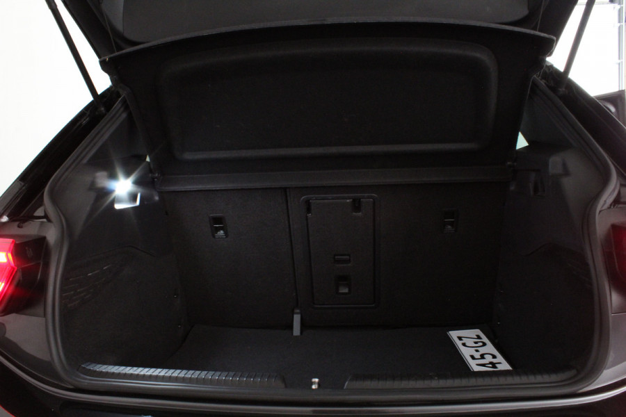 Volkswagen ID.3 First Plus 58 kWh > 91%SOH /Trekhaak / Camera / Matrix-LED / Stuurwiel verwarmd