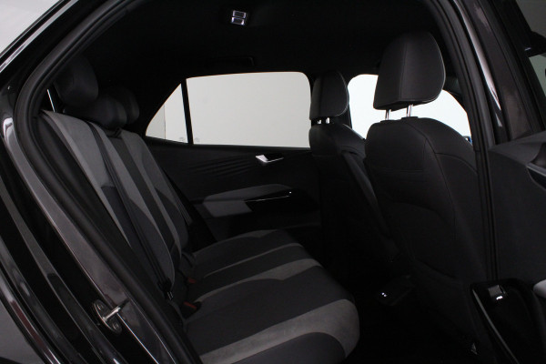 Volkswagen ID.3 First Plus 58 kWh > 91%SOH /Trekhaak / Camera / Matrix-LED / Stuurwiel verwarmd