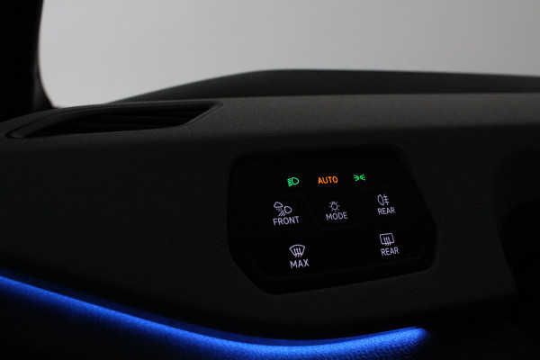 Volkswagen ID.3 First Plus 58 kWh > 91%SOH /Trekhaak / Camera / Matrix-LED / Stuurwiel verwarmd