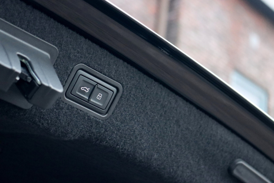 Audi A8 60 TFSI e Quattro S-Line | Luchtvering | ACC | Bang&Olufsen | Massage | Stoelventilatie | HUD | Zonnerollo's | Soft-Close | Hulppakket Tour + Plus | Voorklimatisering | Matrix-LED | Contourstoelen voor |