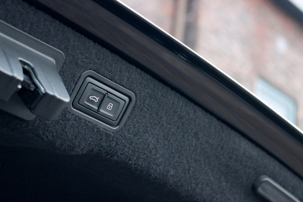 Audi A8 60 TFSI e Quattro S-Line | Luchtvering | ACC | Bang&Olufsen | Massage | Stoelventilatie | HUD | Zonnerollo's | Soft-Close | Hulppakket Tour + Plus | Voorklimatisering | Matrix-LED | Contourstoelen voor |
