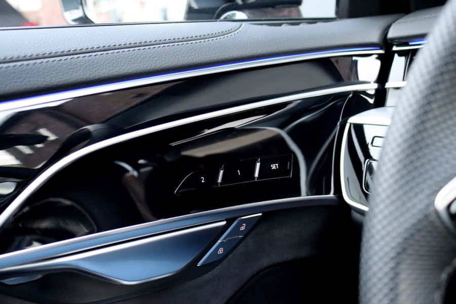 Audi A8 60 TFSI e Quattro S-Line | Luchtvering | ACC | Bang&Olufsen | Massage | Stoelventilatie | HUD | Zonnerollo's | Soft-Close | Hulppakket Tour + Plus | Voorklimatisering | Matrix-LED | Contourstoelen voor |