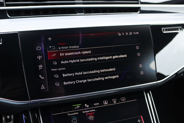 Audi A8 60 TFSI e Quattro S-Line | Luchtvering | ACC | Bang&Olufsen | Massage | Stoelventilatie | HUD | Zonnerollo's | Soft-Close | Hulppakket Tour + Plus | Voorklimatisering | Matrix-LED | Contourstoelen voor |