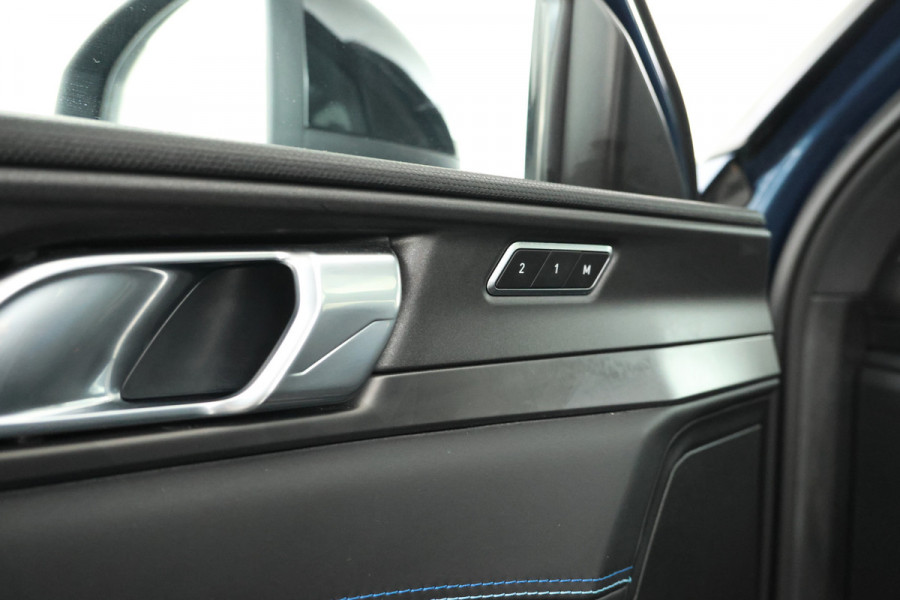 Lynk & Co 01 1.5 Zwarte Hemel, Panorama Dak, Black Pakket