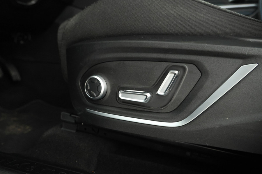 Lynk & Co 01 1.5 Zwarte Hemel, Panorama Dak, Black Pakket