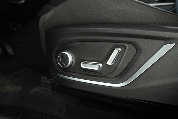 Lynk & Co 01 1.5 Zwarte Hemel, Panorama Dak, Black Pakket