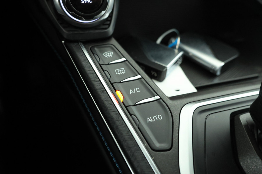 Lynk & Co 01 1.5 Zwarte Hemel, Panorama Dak, Black Pakket