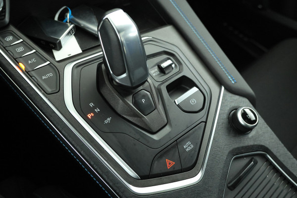 Lynk & Co 01 1.5 Zwarte Hemel, Panorama Dak, Black Pakket