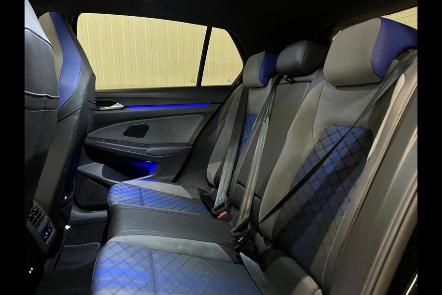 Volkswagen Golf 2.0 TSI R 4Motion | PANO | IQ LIGHTS | CAMERA | NIEUWSTAAT