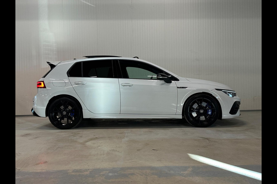 Volkswagen Golf 2.0 TSI R 4Motion | PANO | IQ LIGHTS | CAMERA | NIEUWSTAAT