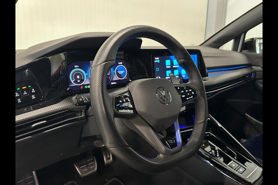 Volkswagen Golf 2.0 TSI R 4Motion | PANO | IQ LIGHTS | CAMERA | NIEUWSTAAT