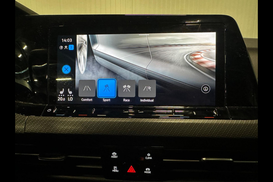 Volkswagen Golf 2.0 TSI R 4Motion | PANO | IQ LIGHTS | CAMERA | NIEUWSTAAT