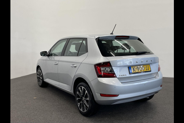 Škoda Fabia 1.0 TSI Business Edition Navigatie Apple Carplay/Android Auto Parkeersensoren achter Cruise Control Airco Lichtmetalen velgen