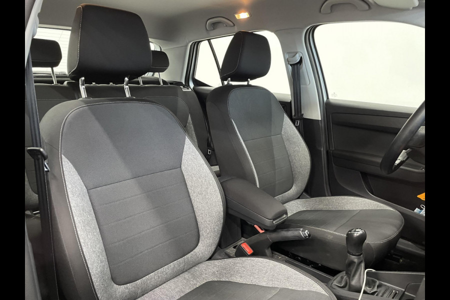 Škoda Fabia 1.0 TSI Business Edition Navigatie Apple Carplay/Android Auto Parkeersensoren achter Cruise Control Airco Lichtmetalen velgen