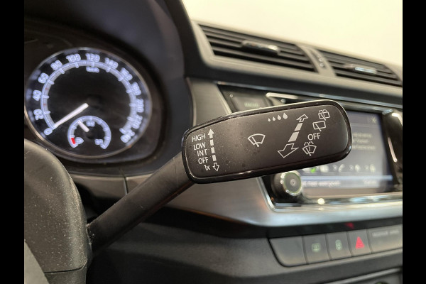 Škoda Fabia 1.0 TSI Business Edition Navigatie Apple Carplay/Android Auto Parkeersensoren achter Cruise Control Airco Lichtmetalen velgen